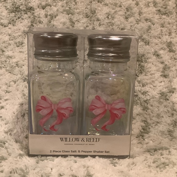 Willow & Reed Pink Ribbon Valentines Day Glass Salt Pepper Shaker Set NWT boxed - Picture 5 of 14